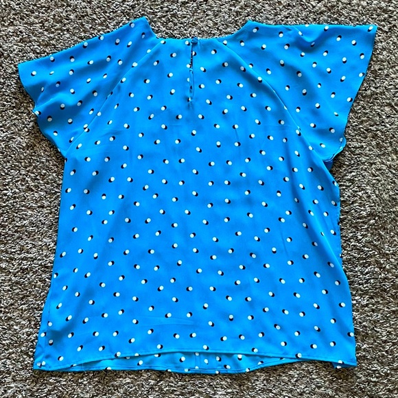 Woman’s blouse - Picture 3 of 6